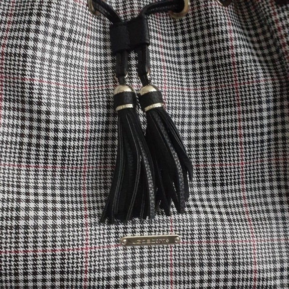 Liz Claiborne Houndstooth Tote Bag - Picture 3 of 9